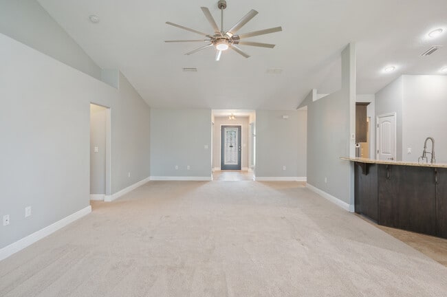 Building Photo - 147 Strike Eagle Dr