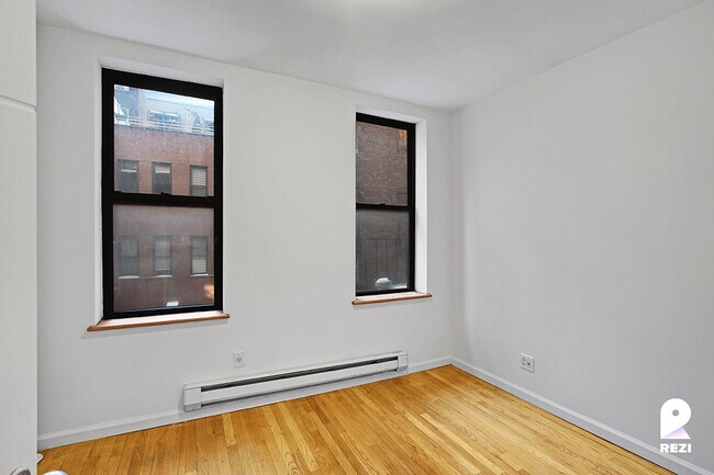 Building Photo - 336 W 49th St