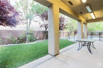 Building Photo - 1008 Meadowleah St