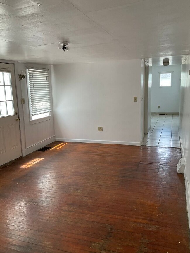 Foto del edificio - 102 N PENN St