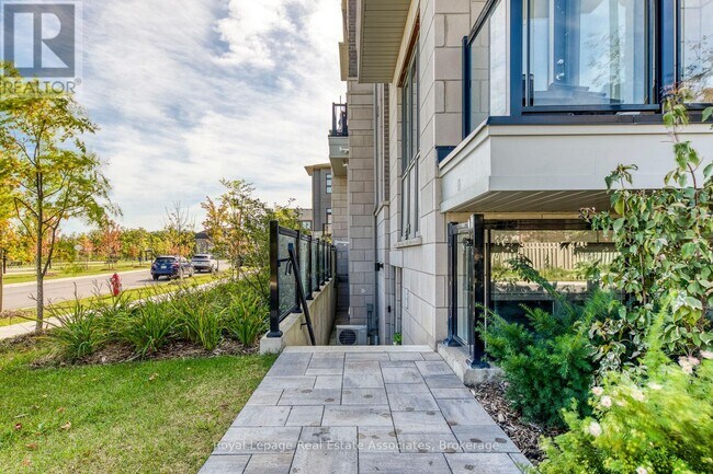 Photo du bâtiment - 70 Halliford Pl