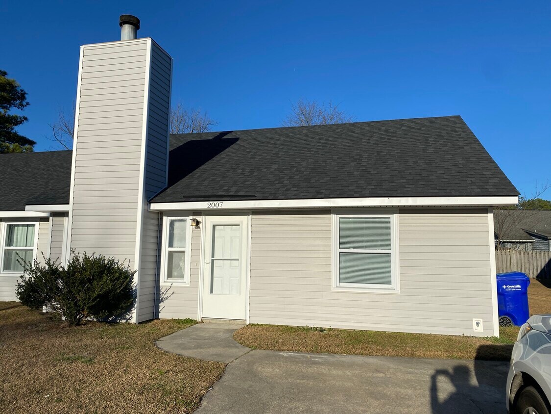 Primary Photo - 2007 Tiffany Dr