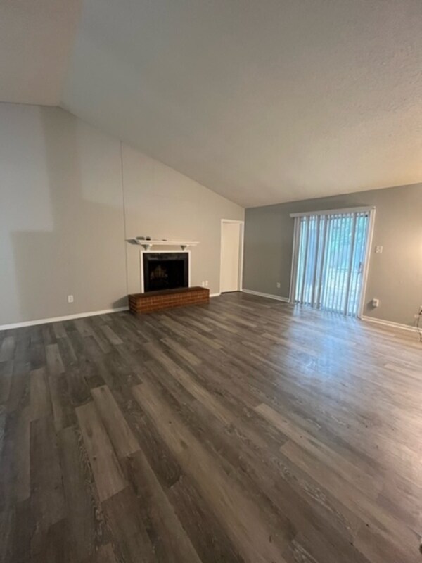 Foto del edificio - 5707 Fenway Dr