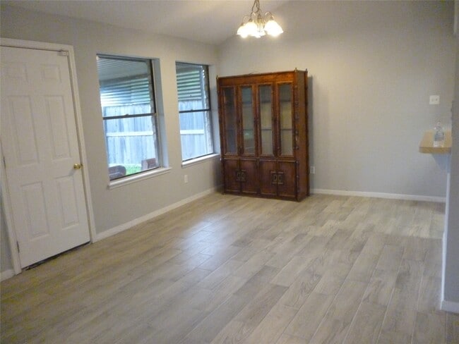 Building Photo - 2822 Mesquite Dr