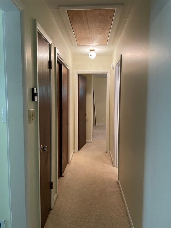 Building Photo - 5466 Golfcrest Cir