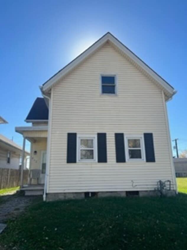 Primary Photo - 313 E Franklin St