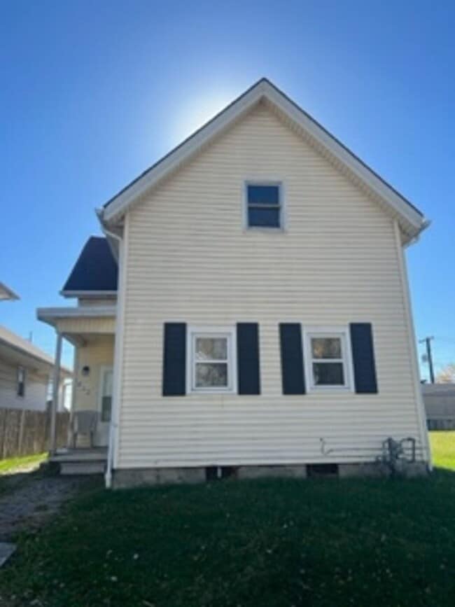 Building Photo - 313 E Franklin St