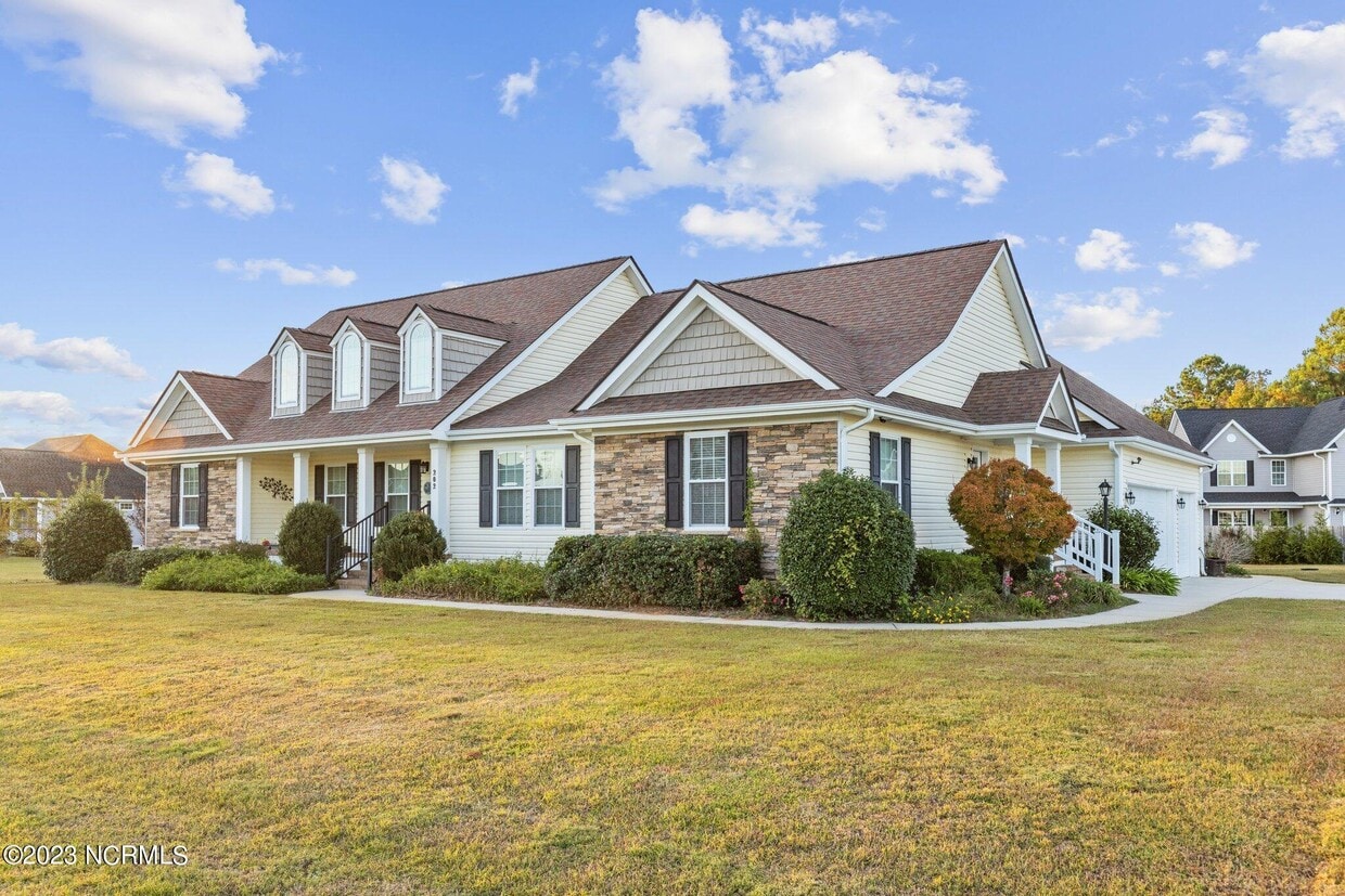 Primary Photo - 202 Tidewater Dr