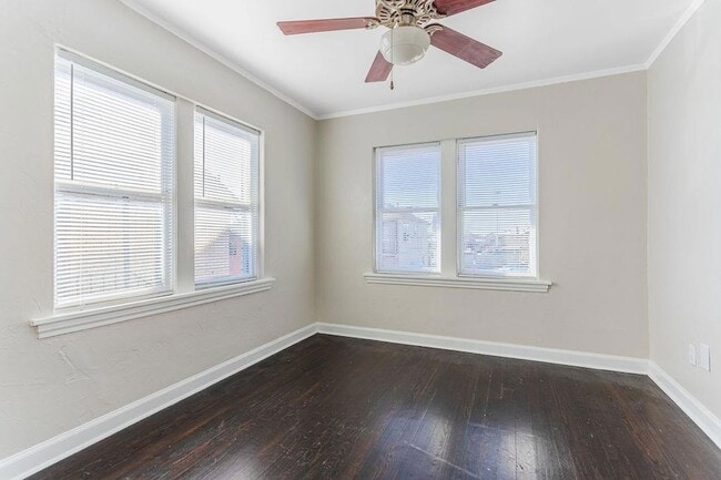 Foto del edificio - 2419 N Harvey Ave