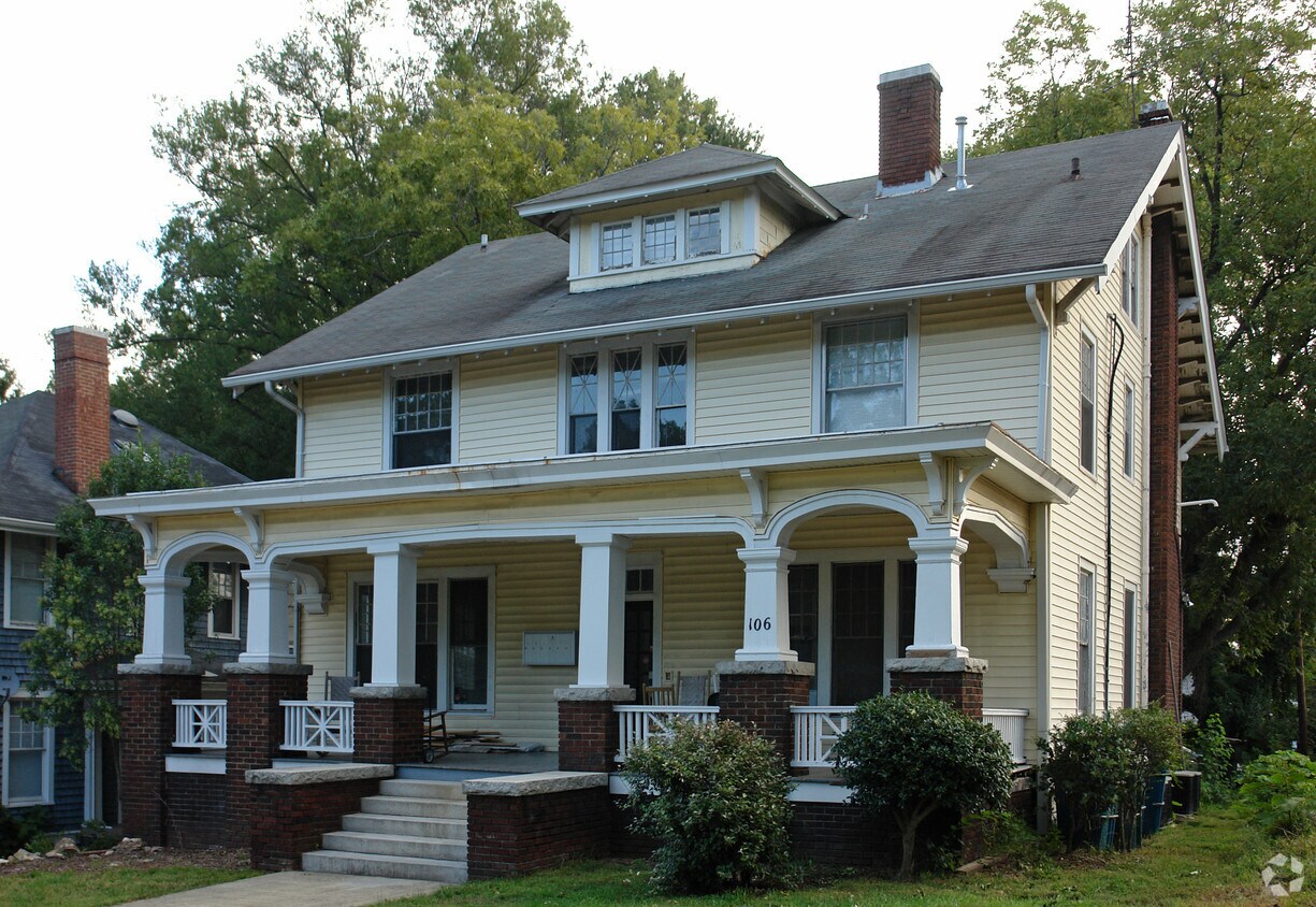 Primary Photo - 106 N Buchanan Blvd