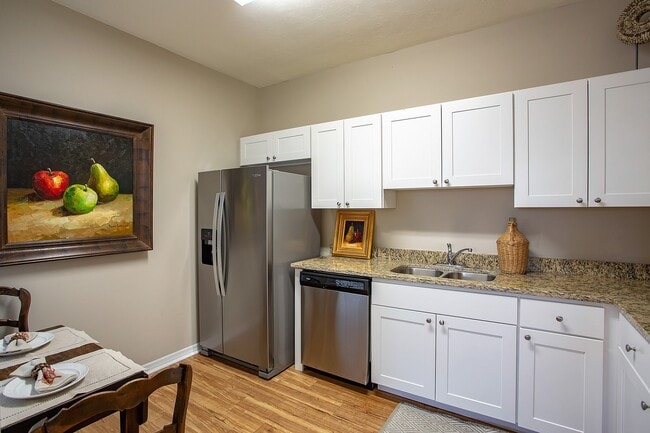 Building Photo - Huntington Lakes Apartments