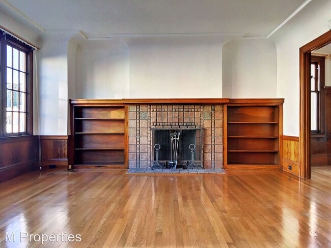 Building Photo - 3 br, 1.5 bath House - 827 33rd Avenue