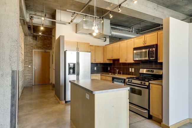 Building Photo - 901 N 3rd St
