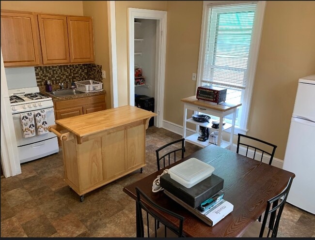 Kitchen - 21 Maple St