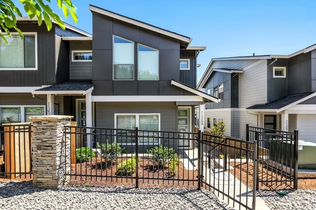 Foto del edificio - Brand New Townhome in Pleasant Valley Vill...
