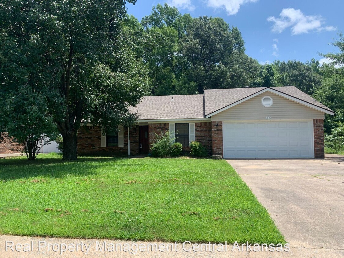 Foto principal - 3 br, 2 bath House - 30 Parkview Dr.