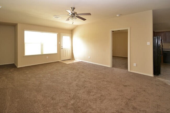 Building Photo - 7909 W Red Oak Ln
