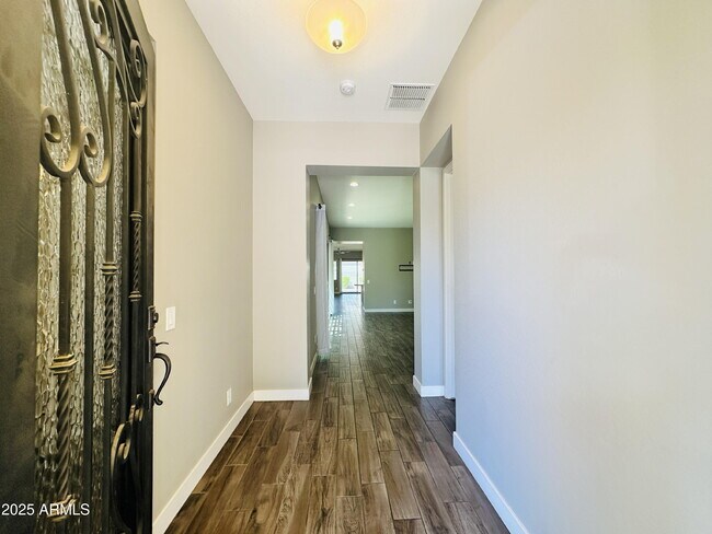 Foto del edificio - 4342 E Ronald St