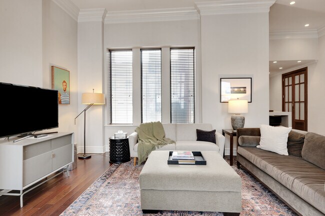 Foto del edificio - 70 E Walton St