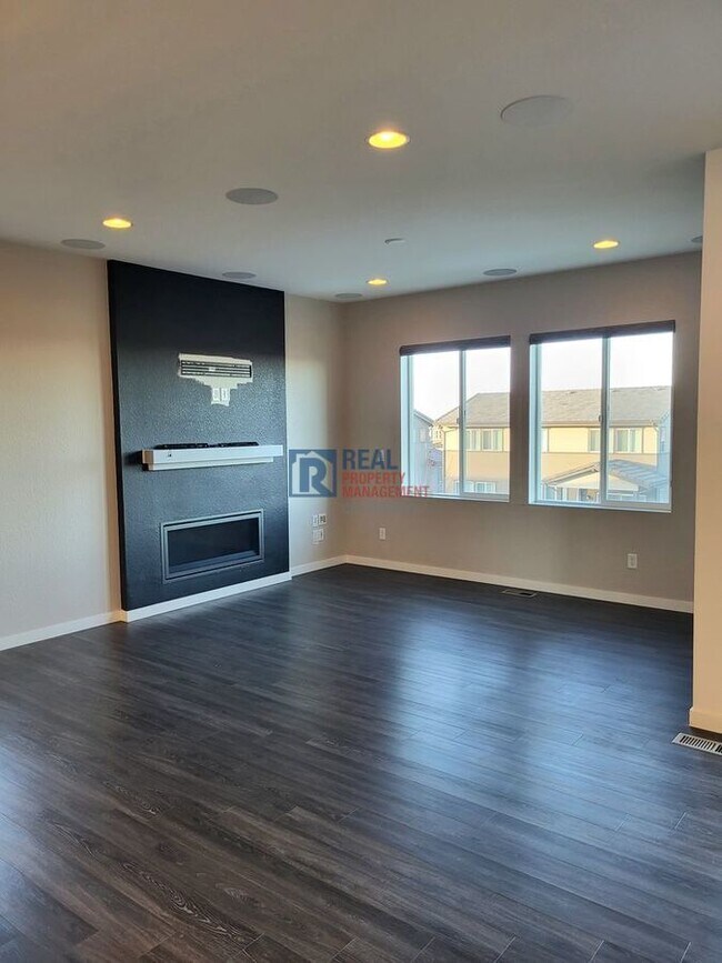 Foto del edificio - 14381 Mosaic Ave
