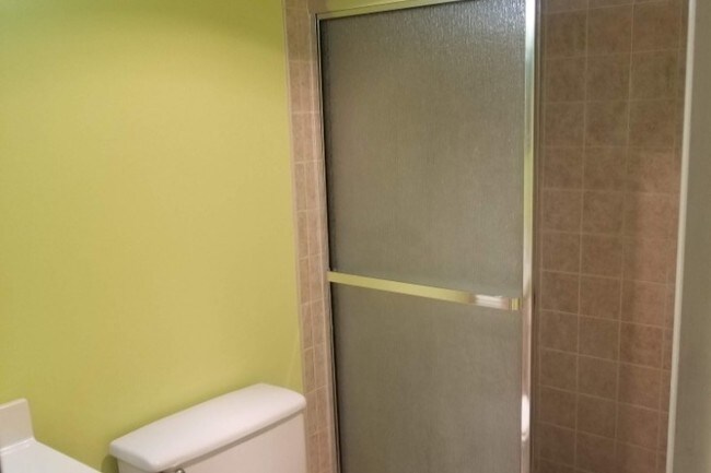 Foto del edificio - 128 S Cypress Rd