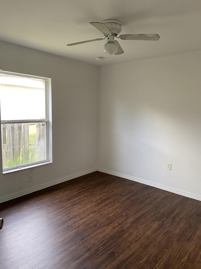 Foto del edificio - 1530 SW 19th Ave