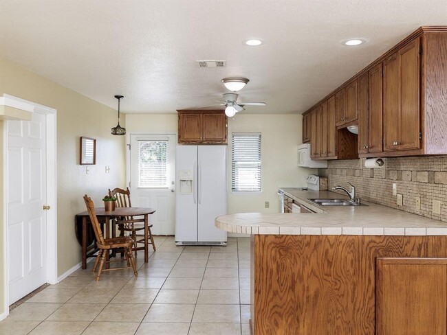 Building Photo - 401 Co Rd 320