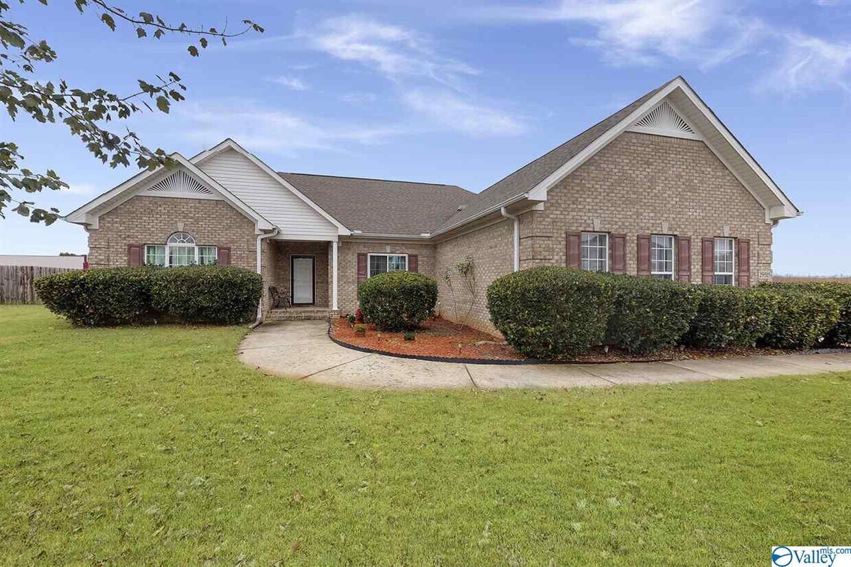 29515 Thunderpaw Dr, Harvest, AL 35749 House for Rent in Harvest, AL