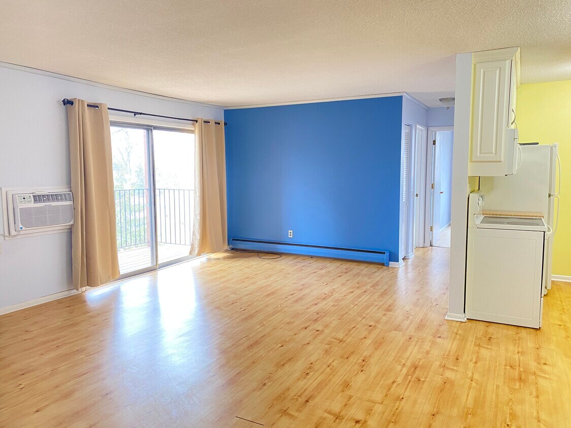 9143 Highway 55 Unit 301, Golden Valley, MN 55427 Condo for Rent in