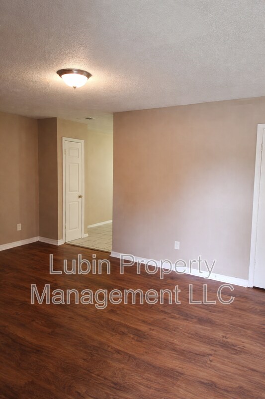 Building Photo - 1221 Tahoe Rd