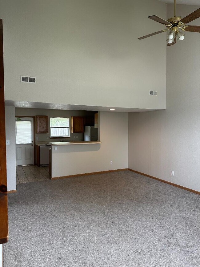 Foto del edificio - 202 S Woods Ct
