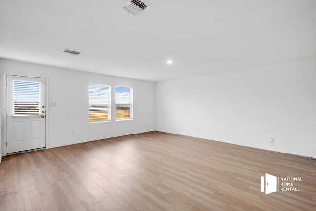 Building Photo - 6630 Willow Lndg
