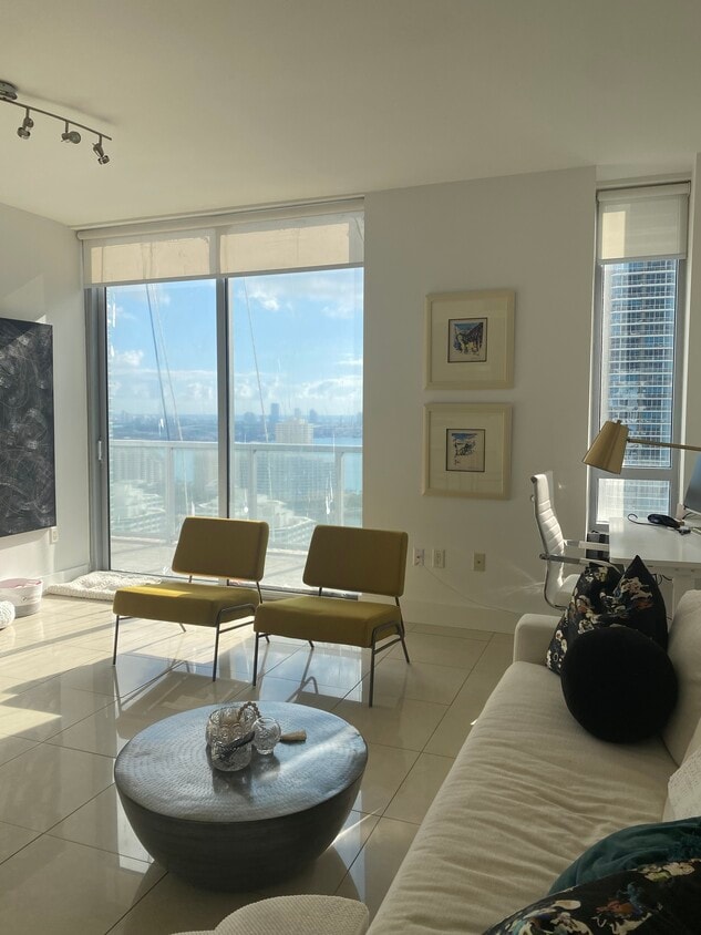 Foto principal - 1050 Brickell Ave