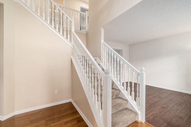 Foto del edificio - 7916 Bridge Crossing Ct