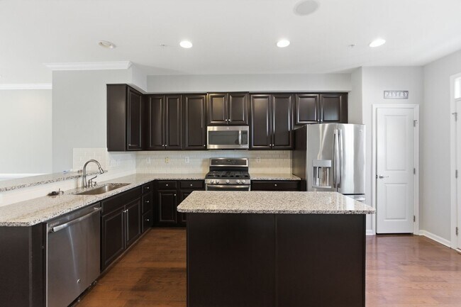 Building Photo - Exciting 2 BR/2.5 BA Townhome in Upper Marlboro!