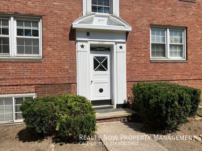 Foto del edificio - 2481 Noble Rd