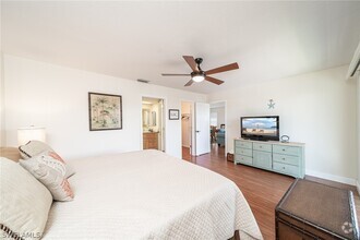 Building Photo - 822 SW 48th Terrace
