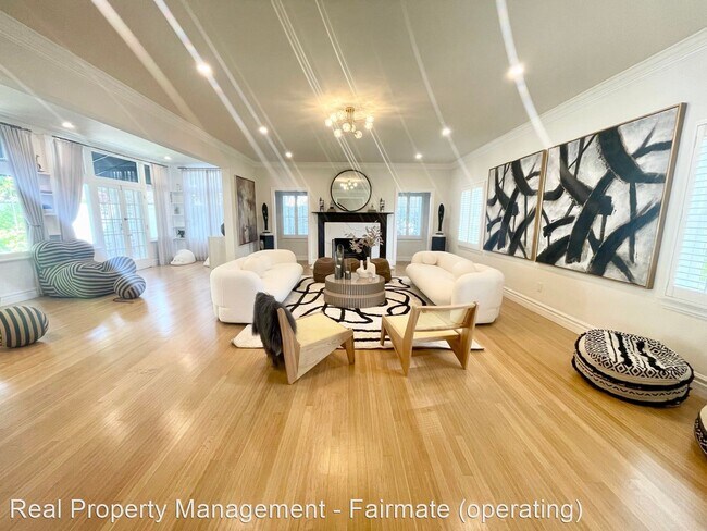 Foto del edificio - 5 br, 4 bath House - 2245 E. California Blvd.