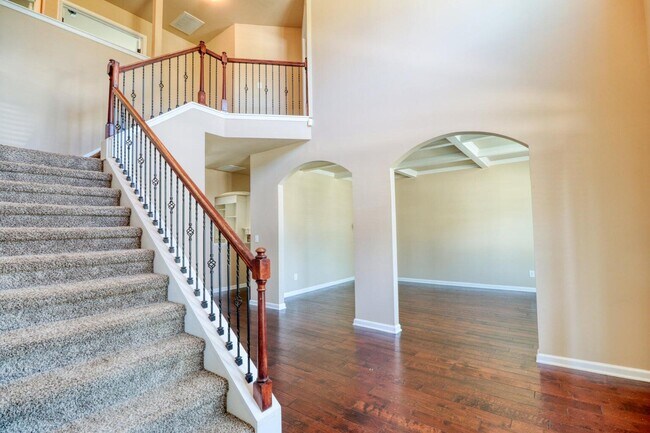 Foto del edificio - 726 Old Indian Camp Rd