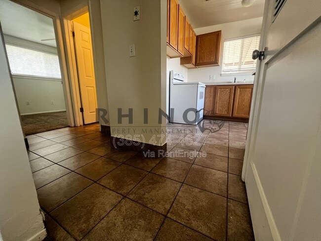 Building Photo - 43 S 300 W