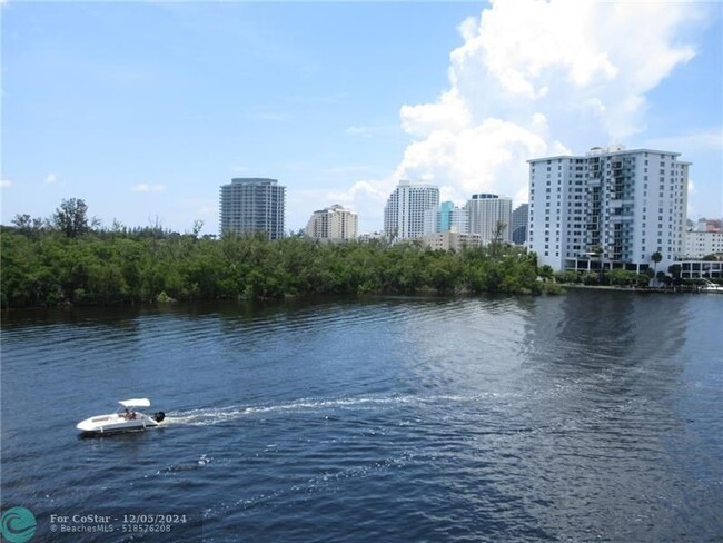 Foto del edificio - 936 Intracoastal Dr