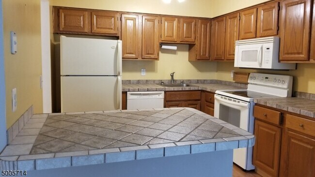 Building Photo - 100 Smithfield Ct