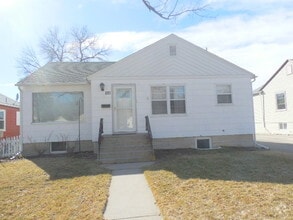 Building Photo - 820 Yellowstone Ave