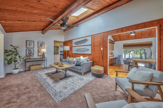 Building Photo - 1165 Bella Vista Ct