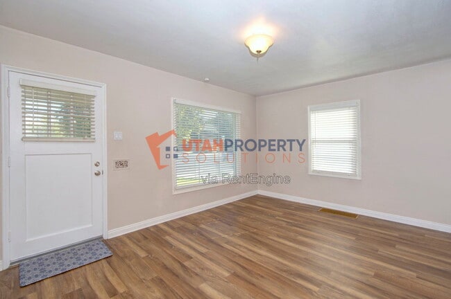 Building Photo - 1684 Garfield Ave