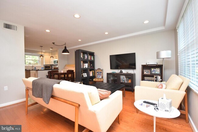 Foto del edificio - 1602 Woodbine St