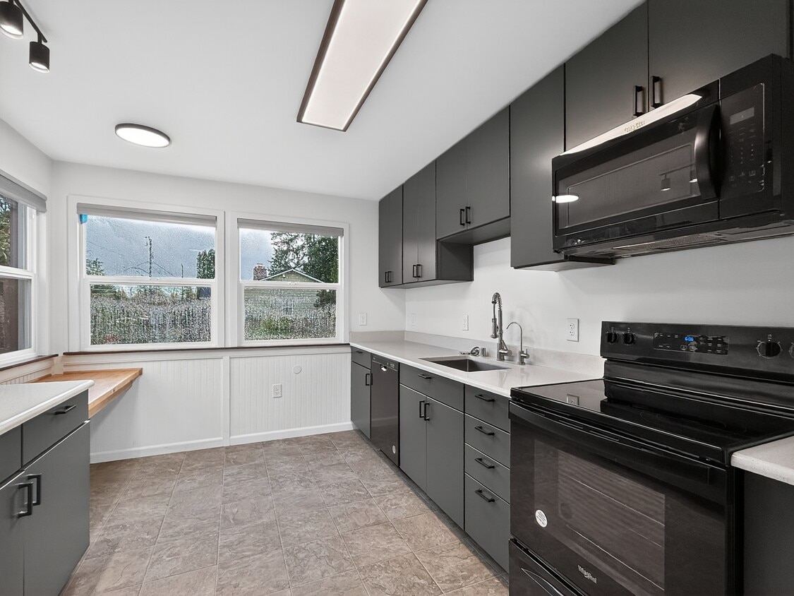 Foto principal - 12705 Evanston Ave N