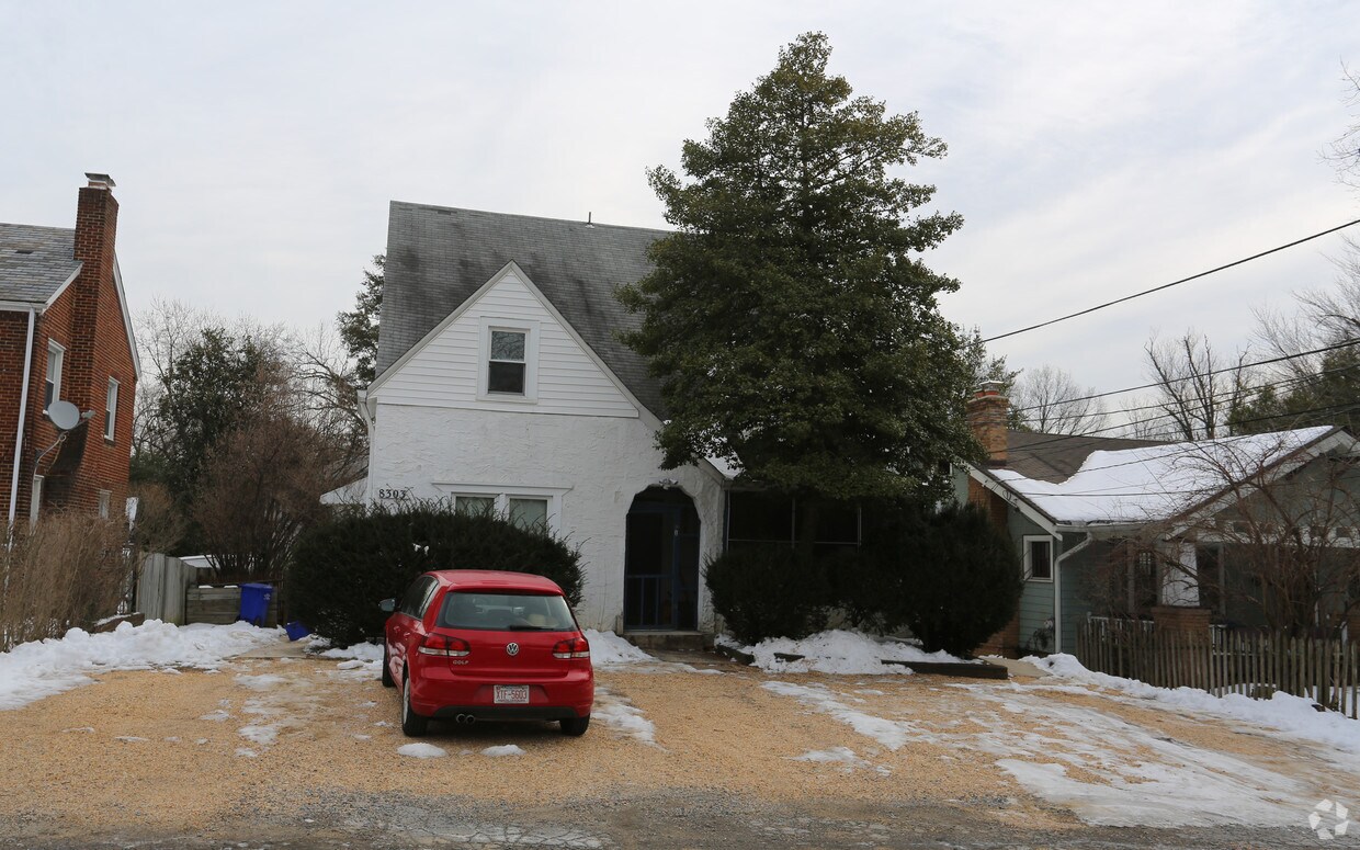 Building Photo - 8303 Flower Ave