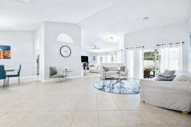 Foto del edificio - 12898 Buckland St