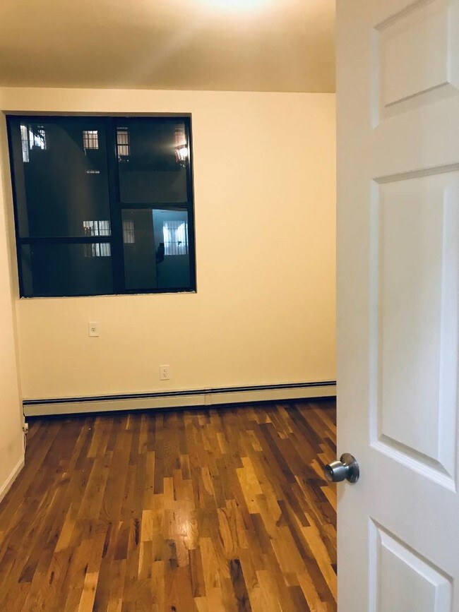 Foto del edificio - 274 Willoughby Ave